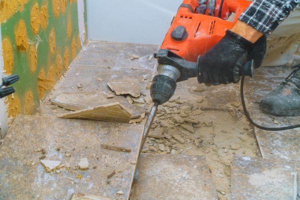 Floor Tile Removal. Dustless Method